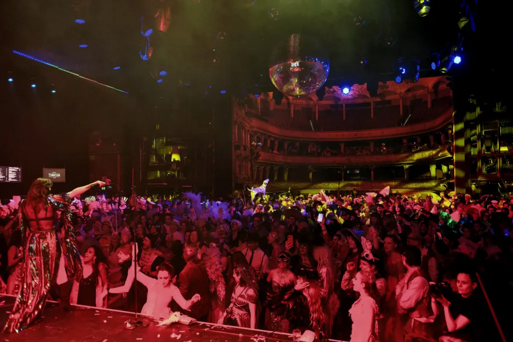 MAXiN live an overdress! 2025 im Opernhaus Zürich